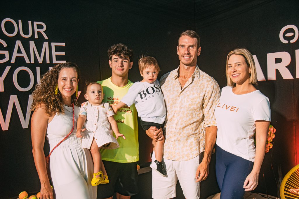 Sasha Reeves, Ava Reeves, Vitor Valim, Miguel Dias Neto, Flavio Furtado E Gaida Dias