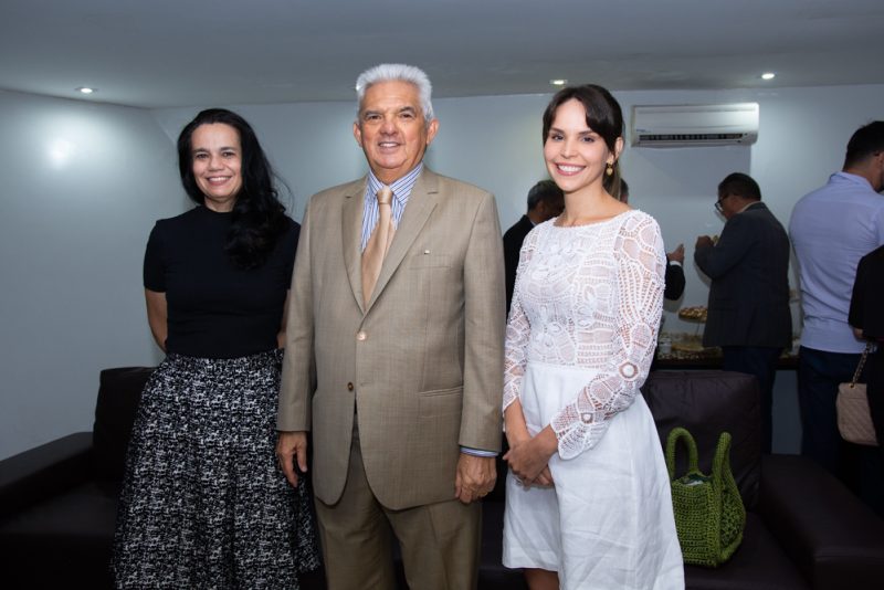 Sessão solene - Lúcio Alcântara recebe homenagem na Alece por seus 80 anos de vida