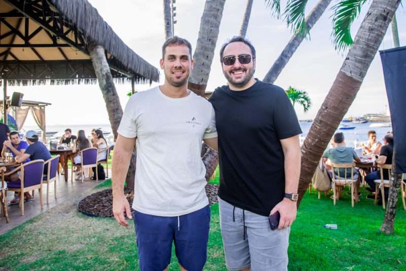 Point de badalação - Feriado no Iate Clube de Fortaleza é marcado por música de qualidade e muita diversão