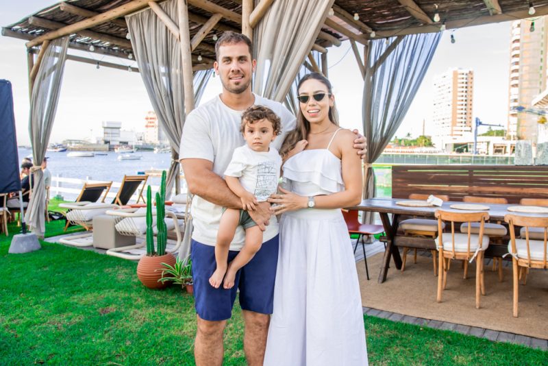 Point de badalação - Feriado no Iate Clube de Fortaleza é marcado por música de qualidade e muita diversão