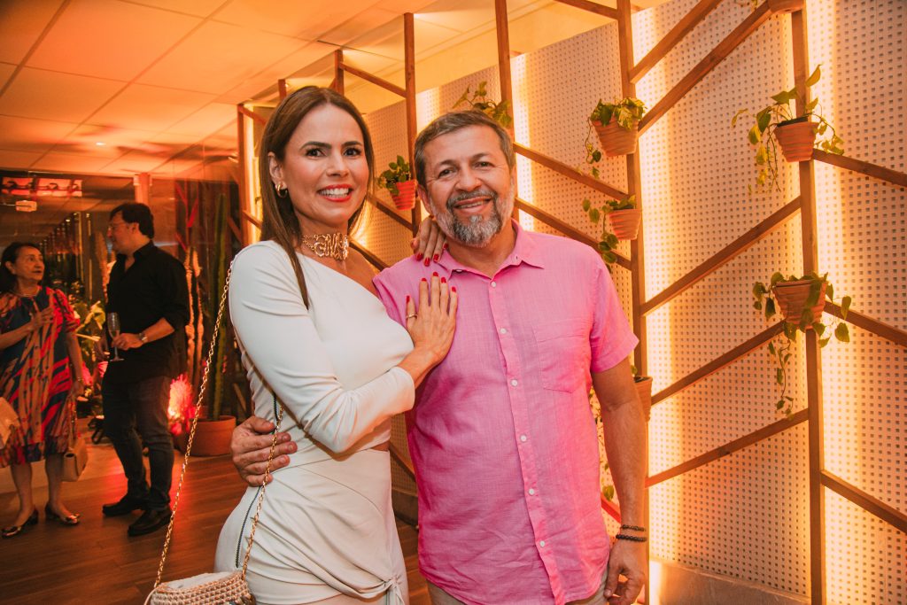 Luciana Sousa E Elcio Batista