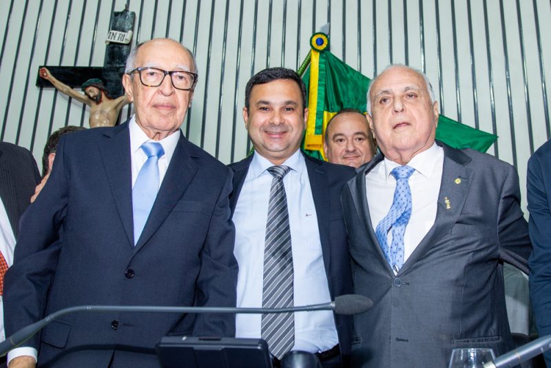 Sessão solene - Lúcio Alcântara recebe homenagem na Alece por seus 80 anos de vida