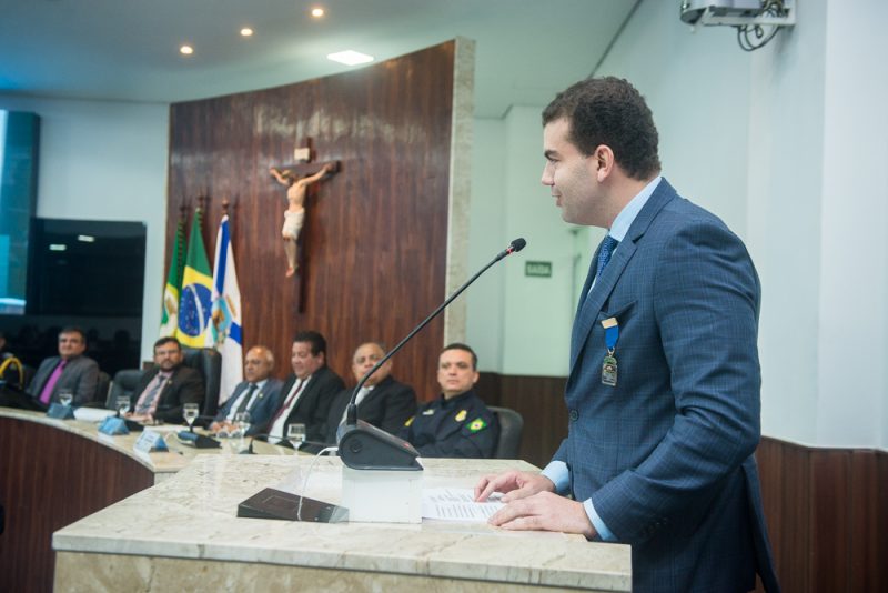 Reconhecimento - Câmara de Fortaleza concede Medalha do Mérito Jurídico Municipal ao advogado Matheus Teodoro Ramsey Santos