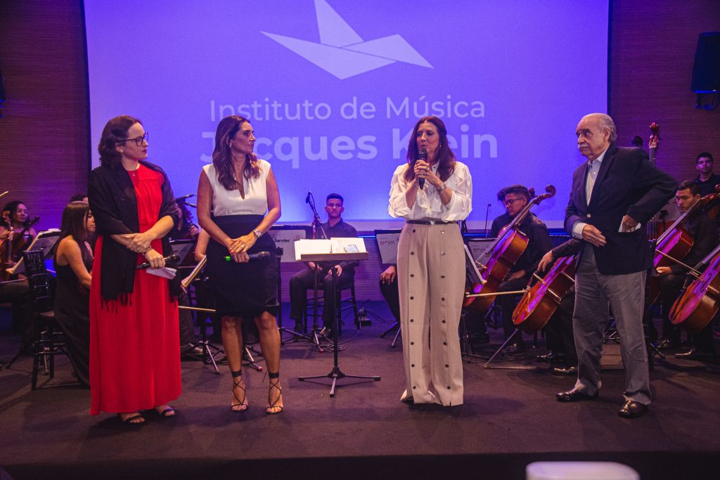 Bia Fiuza, Márcia Travessoni, Emilia Buarque E Ednilton Soarez