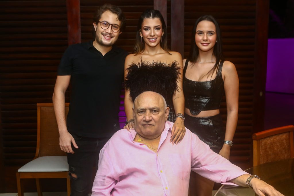 Caio Simeone, Carlomano E Ana Vitoria Marques E Ana Julia Marque (1)