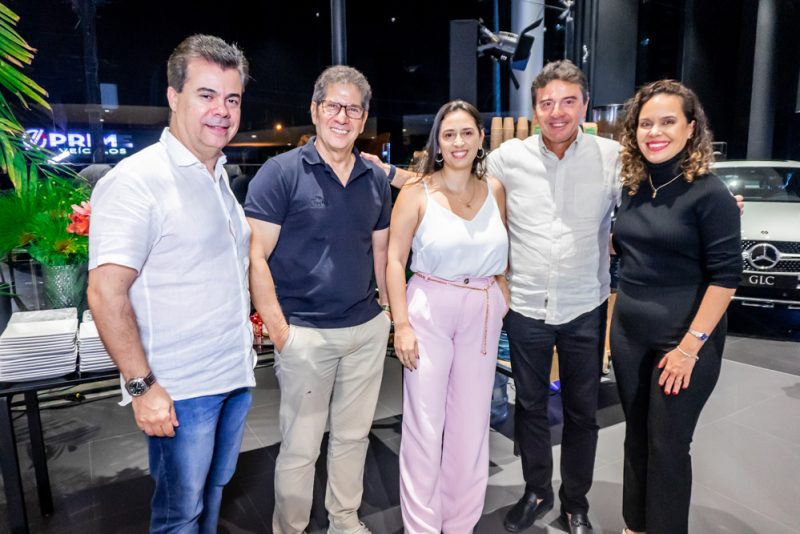 Connect Experience - Newsedan Mercedes-Benz movimenta mais uma vez seu estrelado showroom