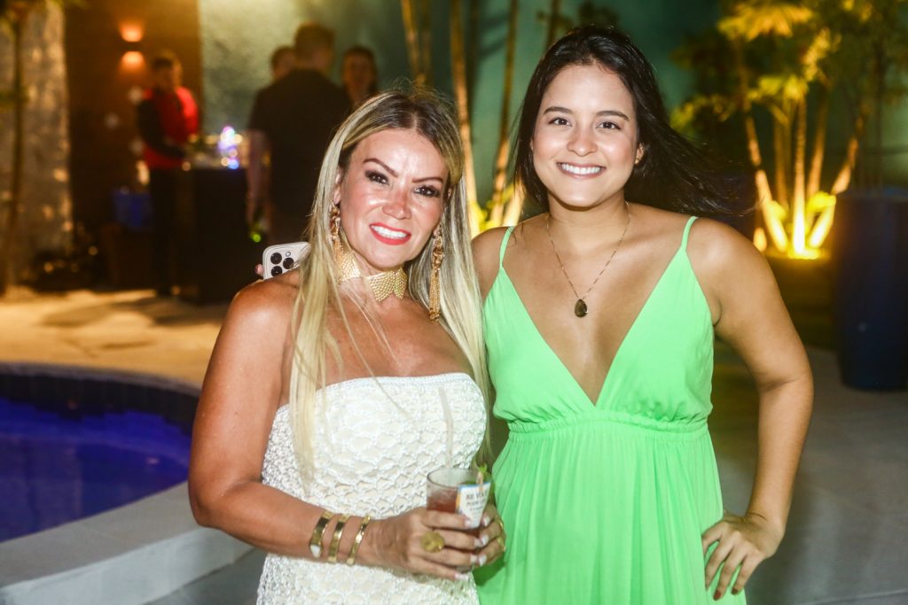 Maze Alencar E Amanda Marques