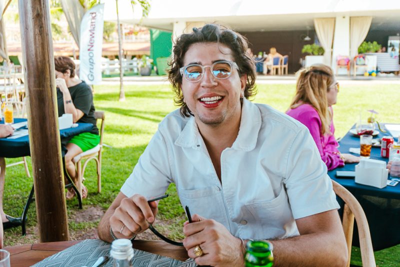 Elegância à beira-mar - Boa música, gente bacana e alto astral dão o tom do weekend no Iate Clube de Fortaleza