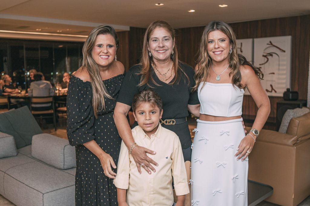 Camila Bastos, Silvana Fialho, Lucas Albuquerque E Marina Albuquerque