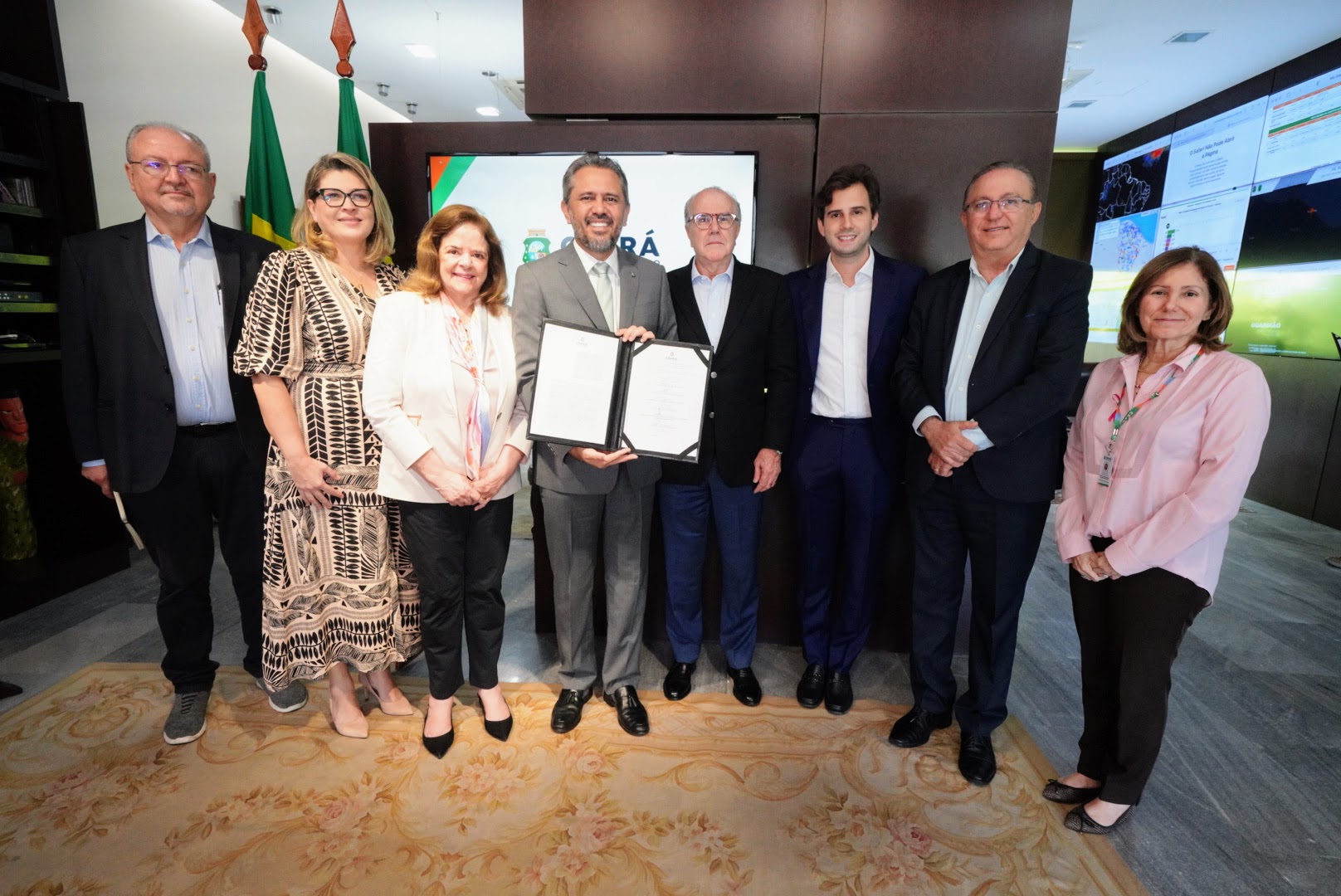 Governo do Ceará e GoVerde assinam memorando visando produção de energia e amônia verde no Porto do Pecém
