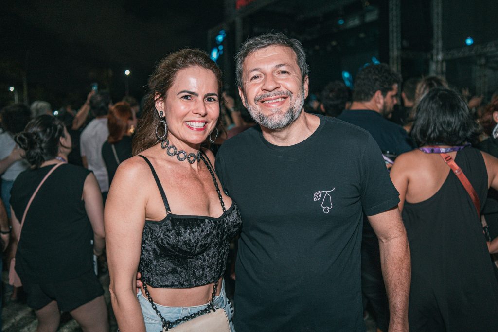 Luciana Sousa E Elcio Batista