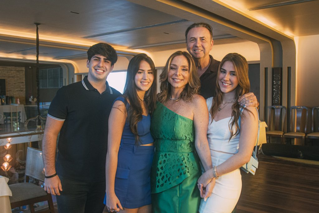 Rafael Otoch, Luiza Daud, Ana Paula Daud, Lara Daud E Joao Cateb Melo