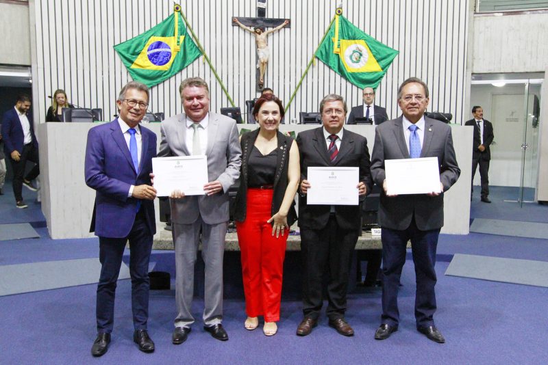 Plenário 13 de Maio - Alece realiza sessão solene em homenagem ao Dia Nacional do Engenheiro Civil