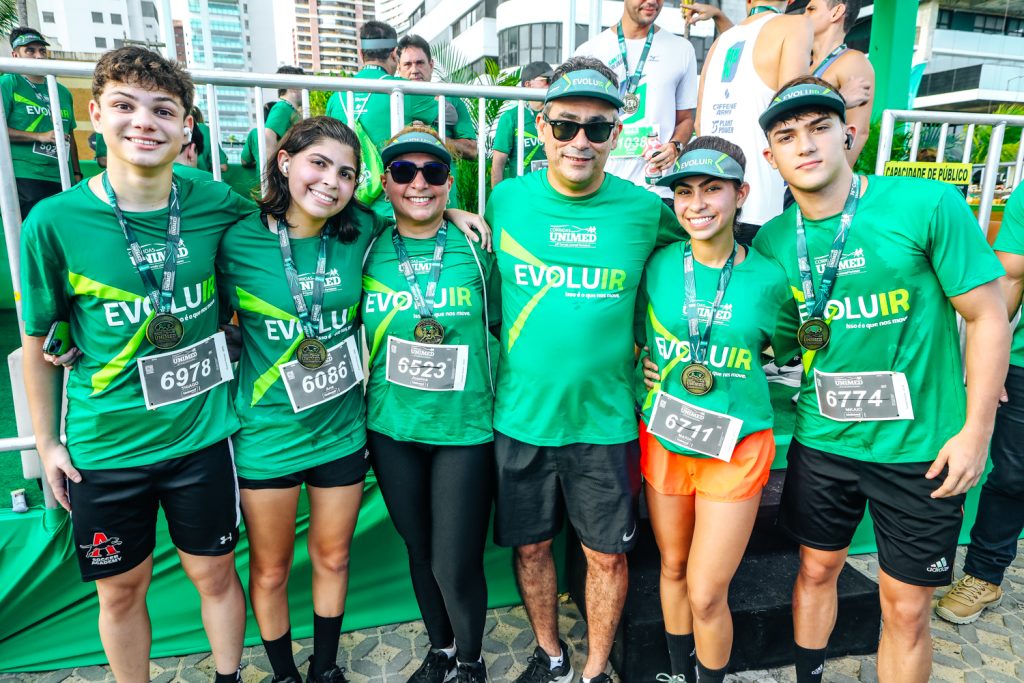 Tiago, Luiza, Joselma, Marcos, Helena E Mikaio Macedo (1)