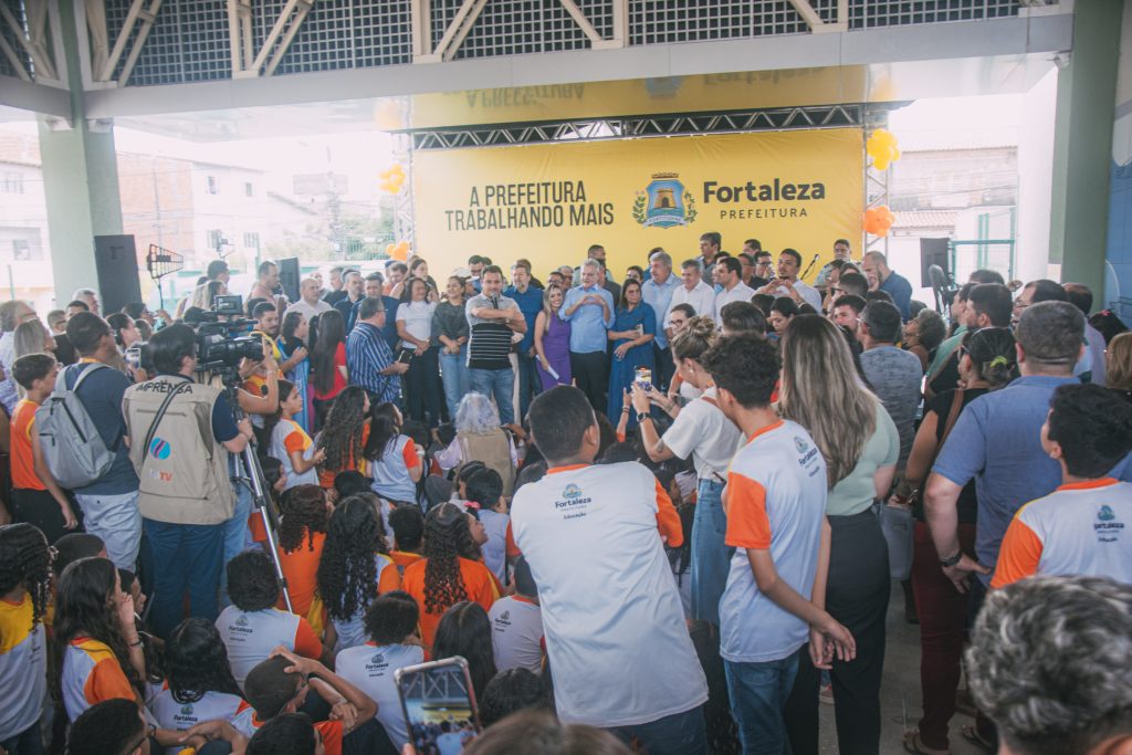 Inauguração Da Escola Municipal De Tempo Integral Reitor Roberto Claudio Frota Bezerra (8)