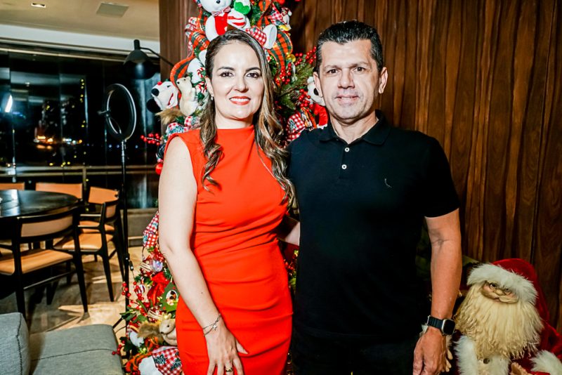 merry christmas - Marina e Leonardo Albuquerque reúnem queridos amigos em seu alinhado endereço para uma noite especial de Natal