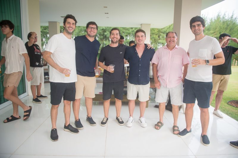 sessão parabéns - Vitor Veras comemora chegada da nova idade acompanhado de amigos e familiares