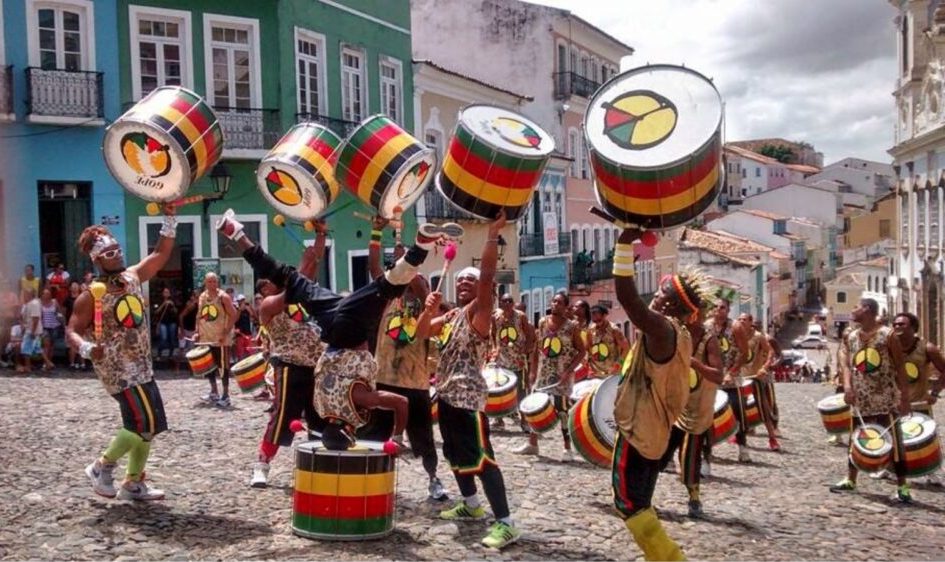 Banda Olodum abre Pré-Carnaval de Fortaleza com apresentação na Praça do Ferreira