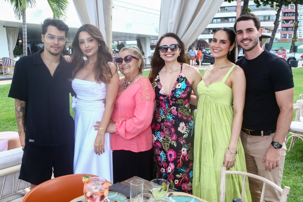 Joao Victor Façanha, Raissa Maia, Lurdes, Adeline Bezerra, Ariella De Sa E Rafael Pamplona