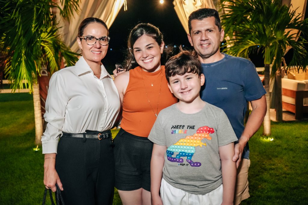 Raquel, Beatrice, Erick E Erick Vasconcelos (1)