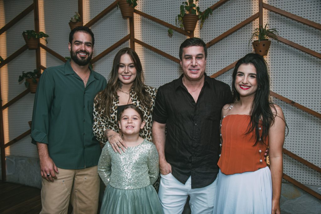 Andre Wanderley, Larissa Meira, Safira Meira, Valderzei Wanderley E Amanda Meira