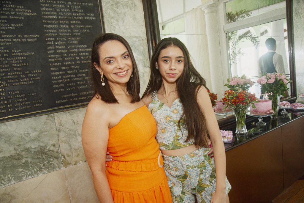 Claudia E Isabella Pinheiro (1)