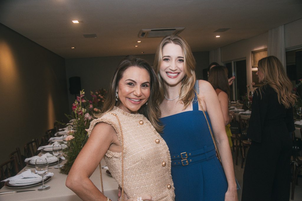 Adriana Queiroz E Pietra Pinheiro