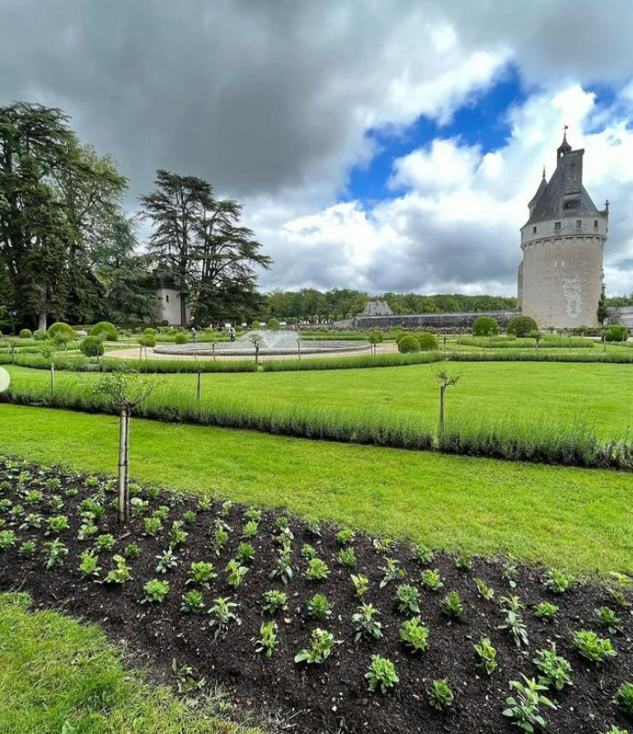 Cristiane Canamary Visita O Château De Chenonceau, Na França E A Cidade De Bruges, Na Bélgica (7)