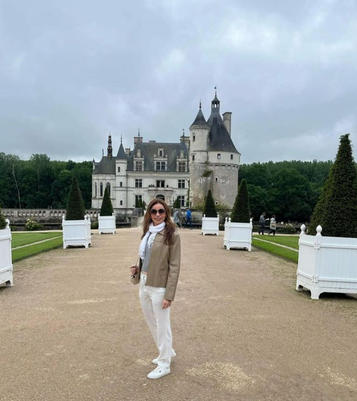 Cristiane Canamary Visita O Château De Chenonceau, Na França E A Cidade De Bruges, Na Bélgica (9)