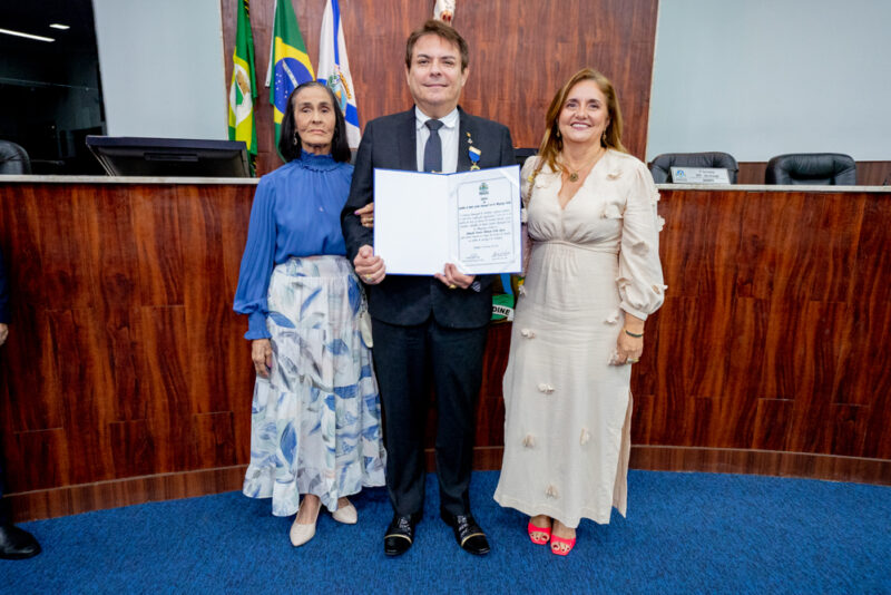 RECEPÇÃO - Medalha do Mérito Jurídico Municipal é concedida aos advogados Tarcísio Porto e Walmar Costa