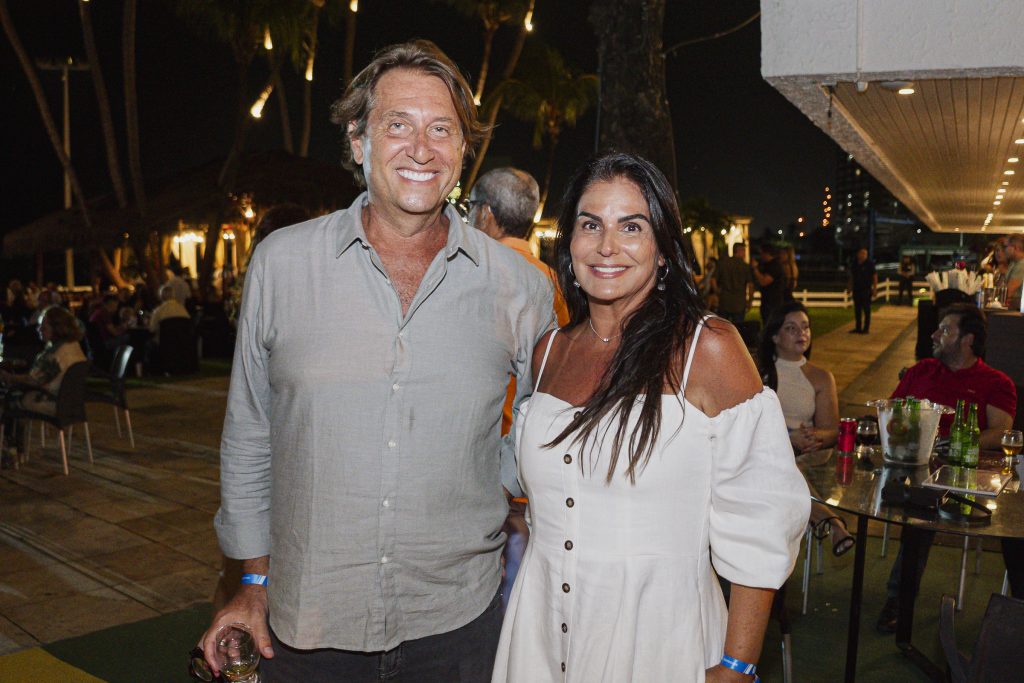 Philip Brookes E Ana Paula Costa