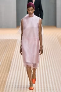 Prada Primavera Verão 2024 Isidore Montag Gorunway.com