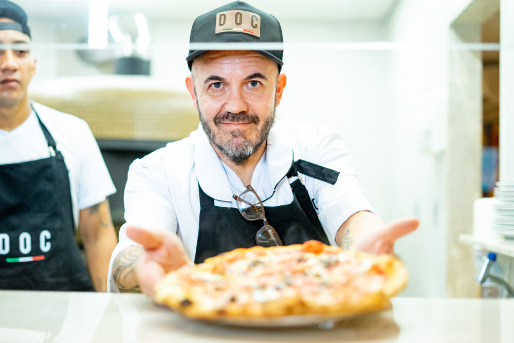 Dia Mundial da Pizza autêntico, sensorial e imersivo no Doc Pizzeria Artigianale
