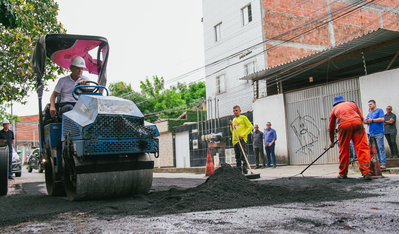 Sarto fiscaliza ações de recapeamento de vias