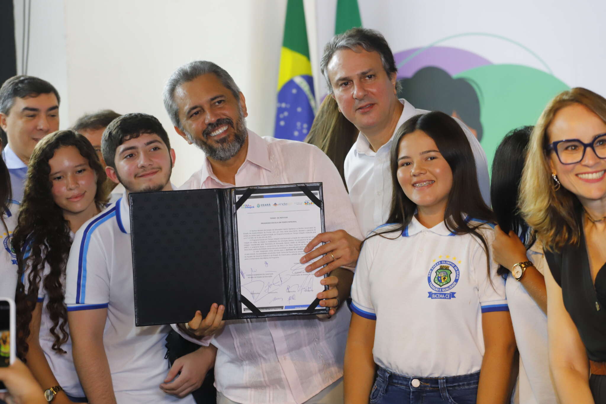 Elmano de Freitas e Camilo Santana lançam editais para construção de 38 novas escolas de Ensino Médio em Tempo Integral