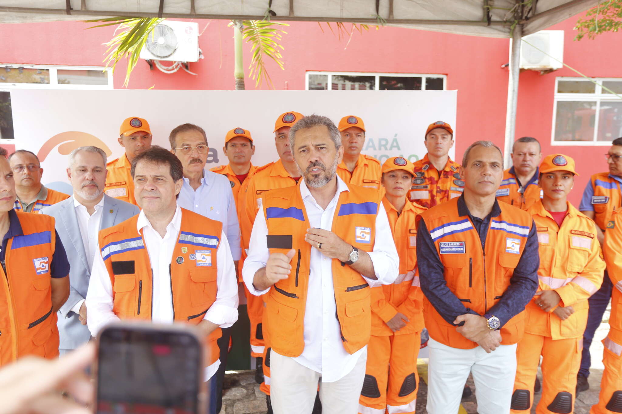 Governo do Ceará envia mais 70 toneladas de doações para o Rio Grande do Sul nesta sexta-feira, 7