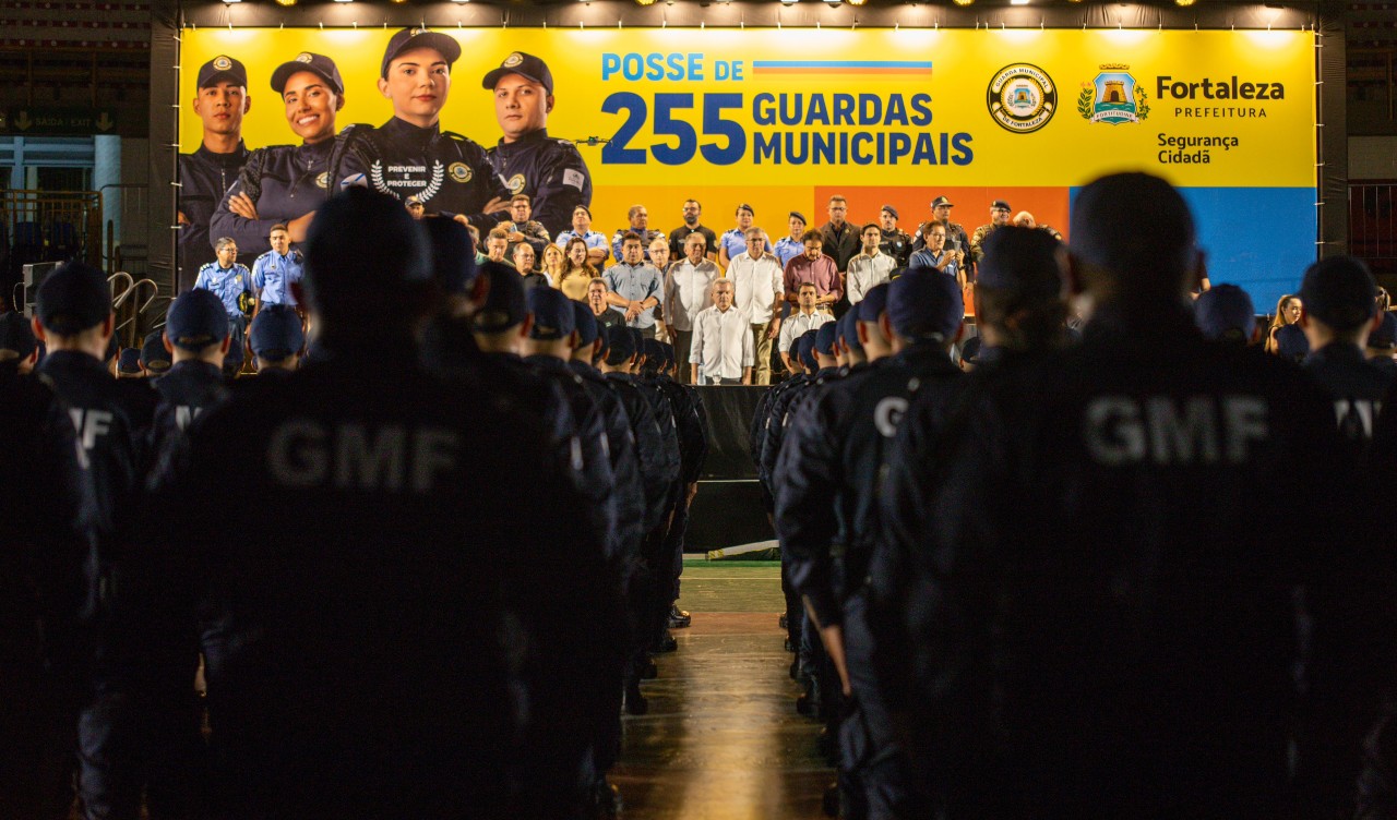 Sarto empossa 255 novos guardas municipais e anuncia novas ações para reforçar segurança em Fortaleza