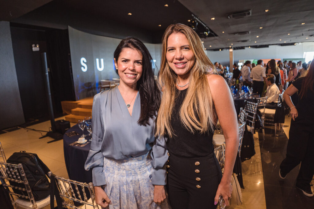 Aline Ferreira E Ana Carolina Fontenele