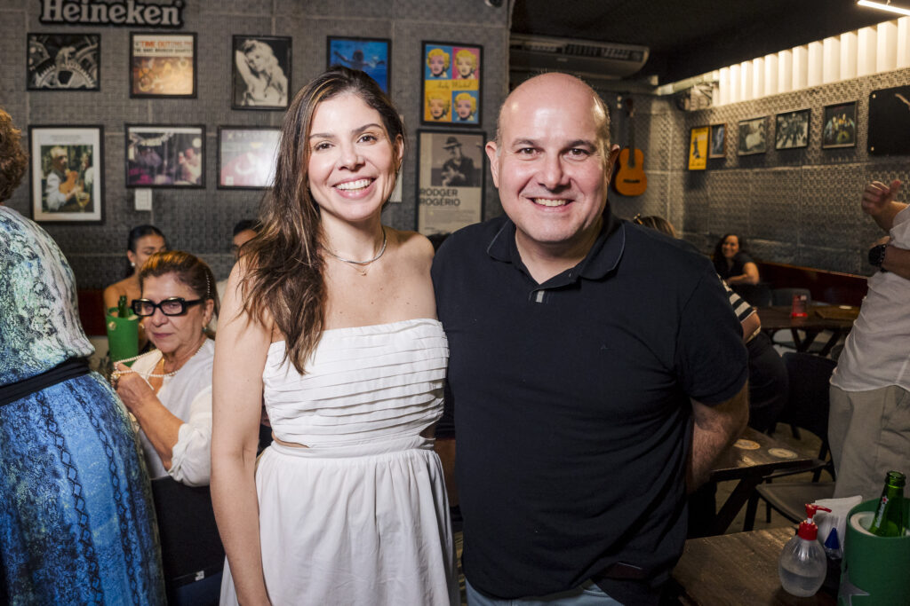 Carol Bezerra E Roberto Claudio