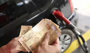 Dia Livre De Impostos, Dinheiro, Gasolina, Combustível, Etanol Foto Agência Brasil