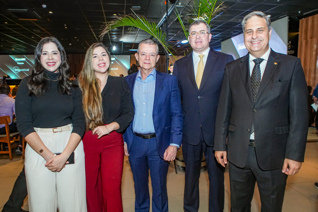 Georgea, Brenda E George Cunha, Davi Peixoto E Erinaldo Dantas (1)