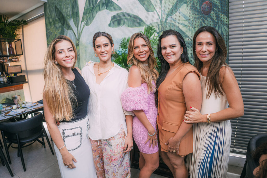 Izabel Brasil, Marina Ary, Ana Carolina Fontenele, Roberta Feitosa E Ticiana Machado