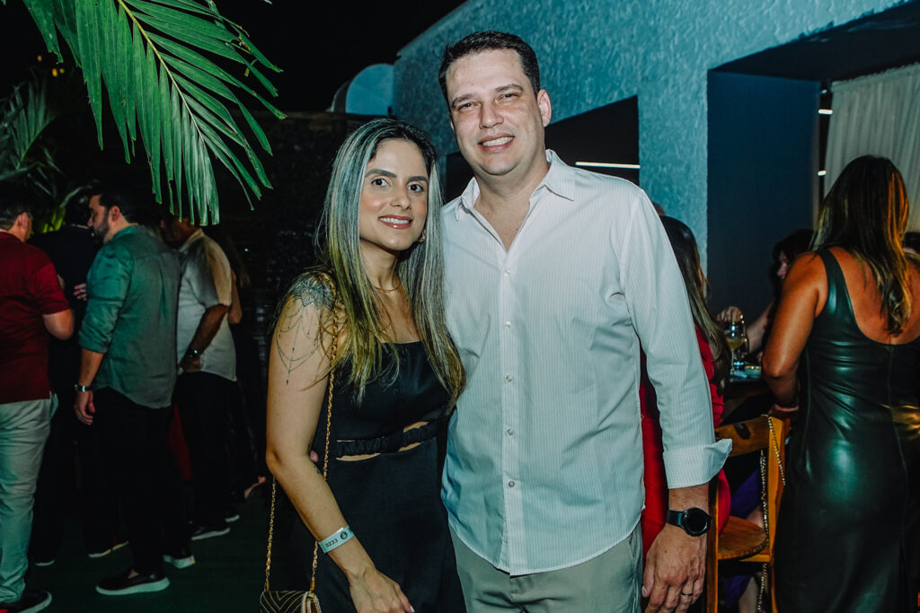 Larissa Romcy E Regis Aguiar