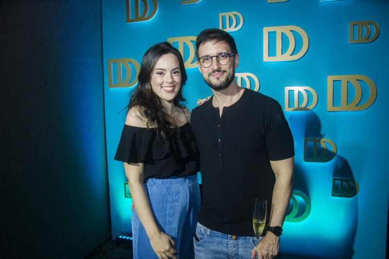 SHINING - Antenada no Valentine’s Day, Ana Carolina Fontenele prepara sessão de cinema com toque de luxo