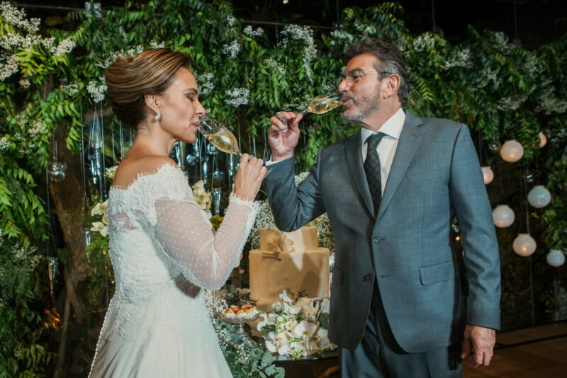 AMOR E UNIÃO - Alexandre Pereira e Leiliane Vasconcelos trocam alianças em cerimônia marcada por emoção e prestígio