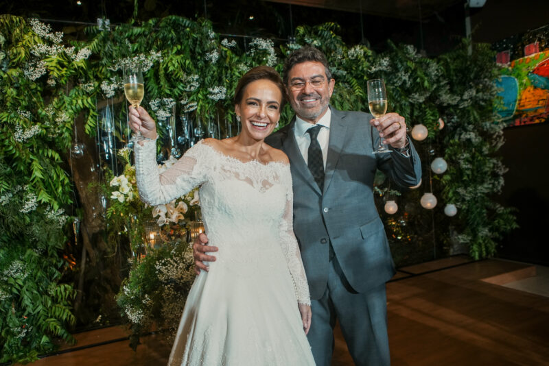 AMOR E UNIÃO - Alexandre Pereira e Leiliane Vasconcelos trocam alianças em cerimônia marcada por emoção e prestígio