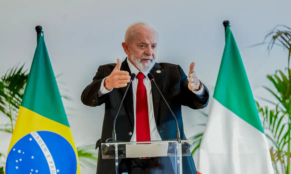 ‘Não vamos fazer ajuste fiscal em cima dos pobres’, diz Lula