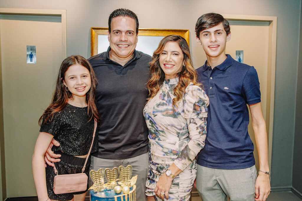 Marina, Fabiano, Melissa E Marcelo Barreira (4)