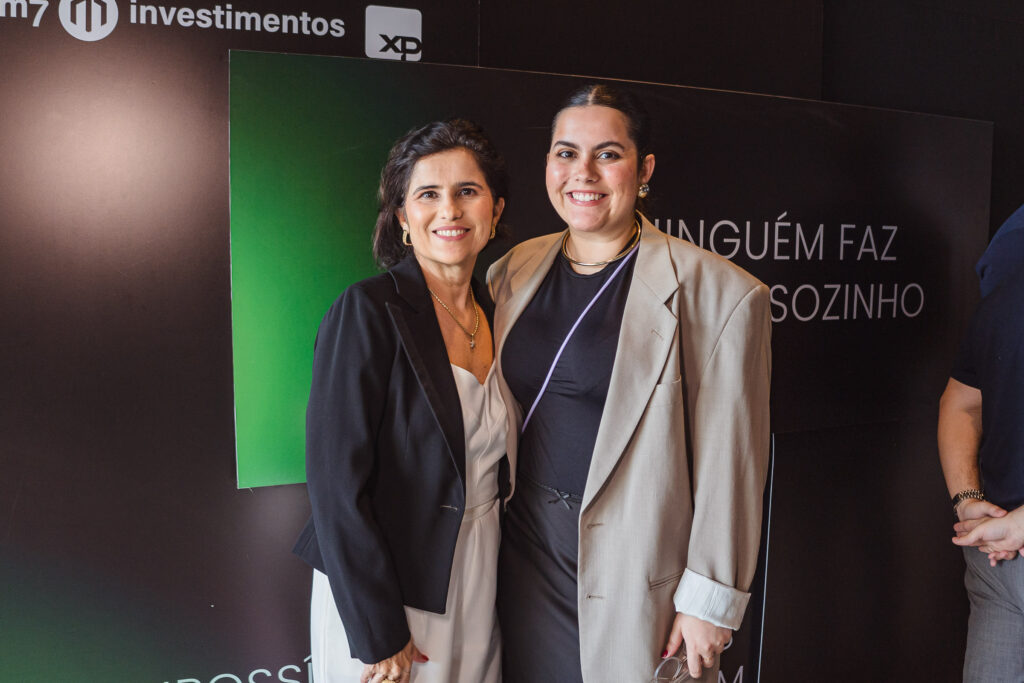 Micheline Albuquerque E Thais Escossia