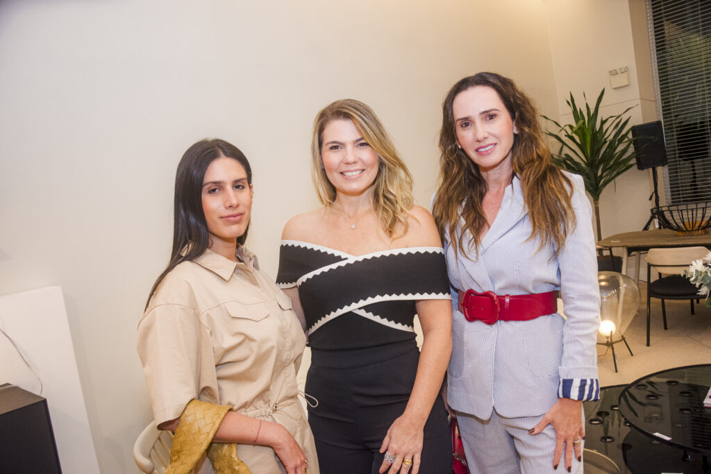 Nathalia Nogueira, Liliane Meira E Roberta Nogueira